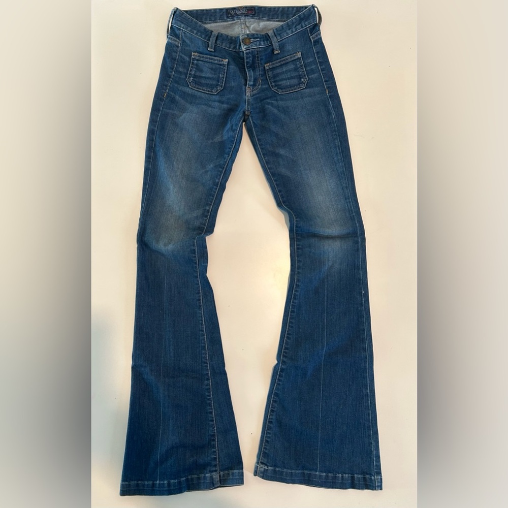 Guess low rise Bell Bottoms Size 24